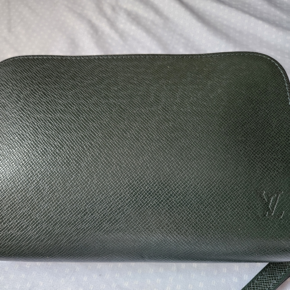 Louis Vuitton Baikal Clutch in Green Leather